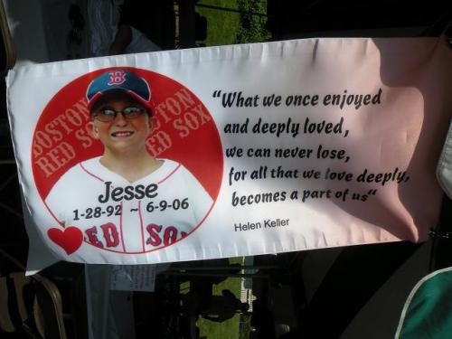 1244046177 walk-2009-015