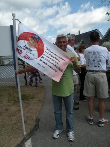 1244046181 walk-2009-028