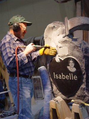 1199939208 monument1